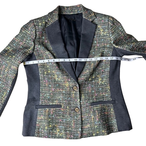 Trina Turk Multicolored 2 Piece Tweed Suit. Size 10 - Picture 14 of 15